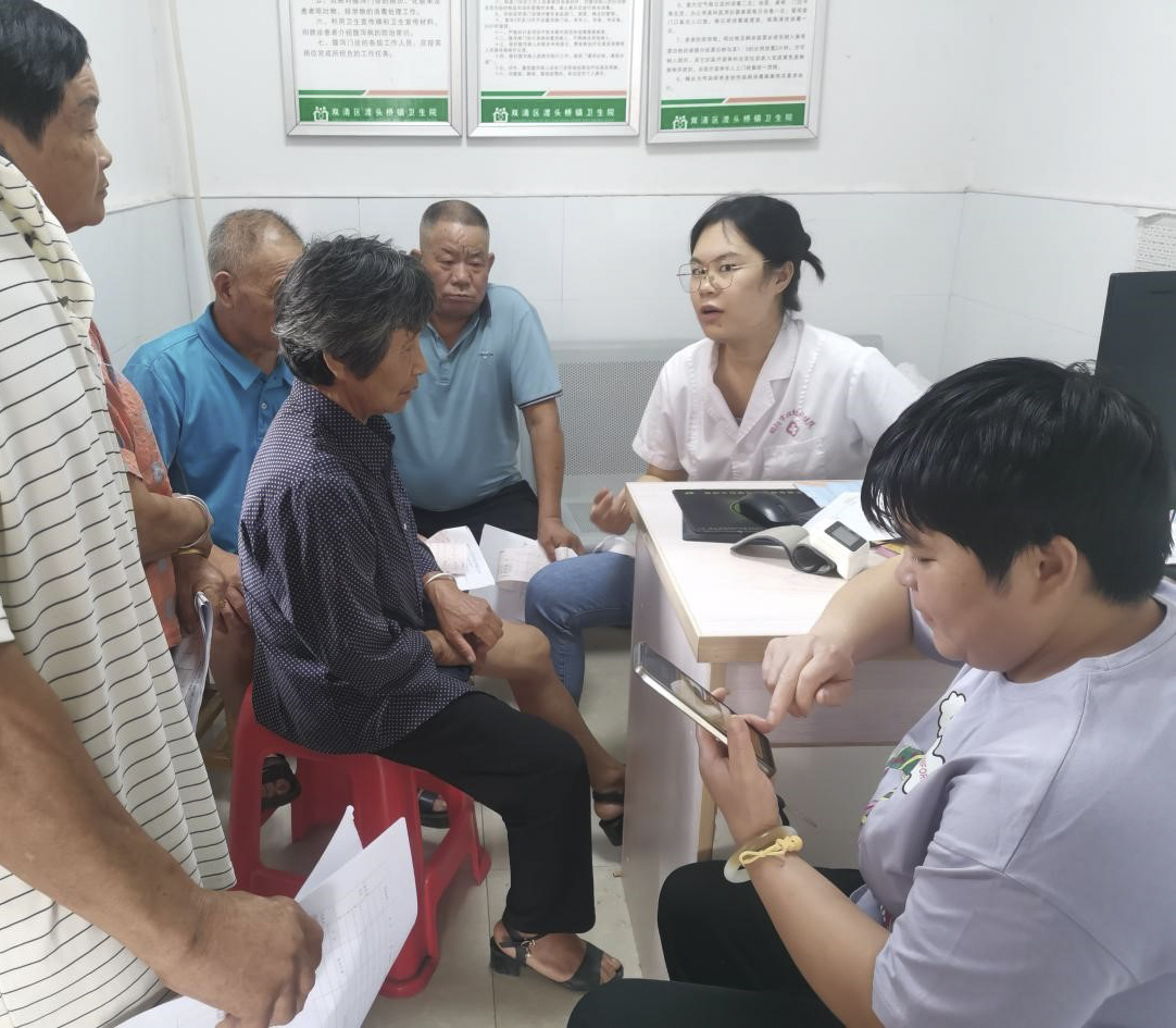 中医科周纯洁医师为患者辩病辩证_1.jpg
